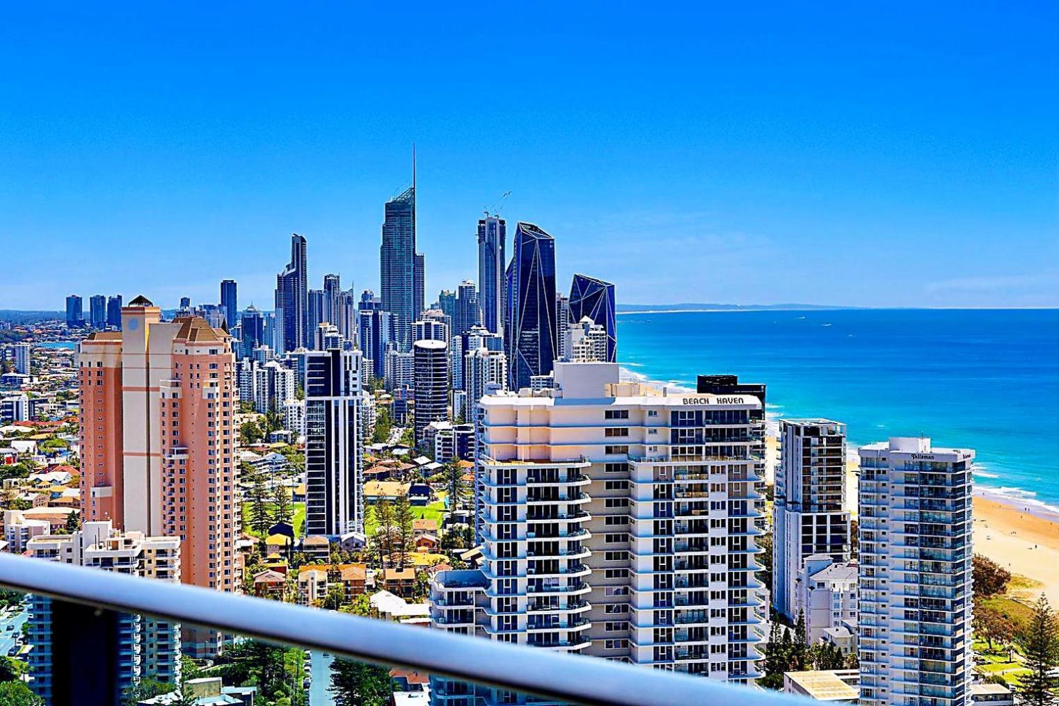 Luxury S Casino Residences Broadbeach - Holiday Paradise غولد كوست الغرفة الصورة